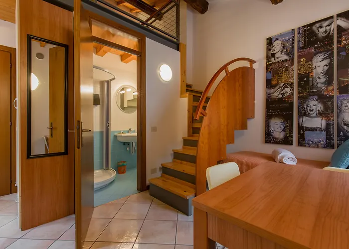 Giardino Giusti House & Court