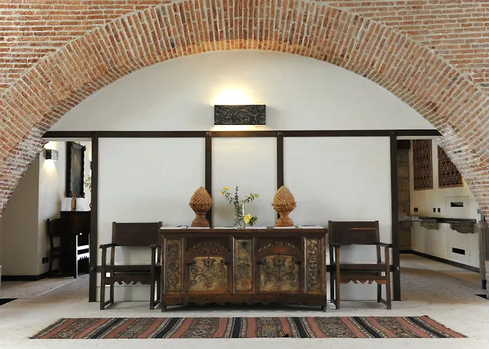 Delser Verona Manor House